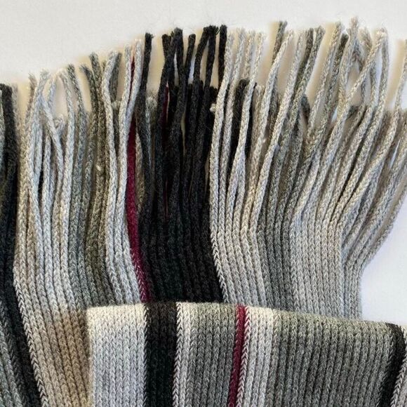 Y2K gray striped scarf - Picture 4 of 8